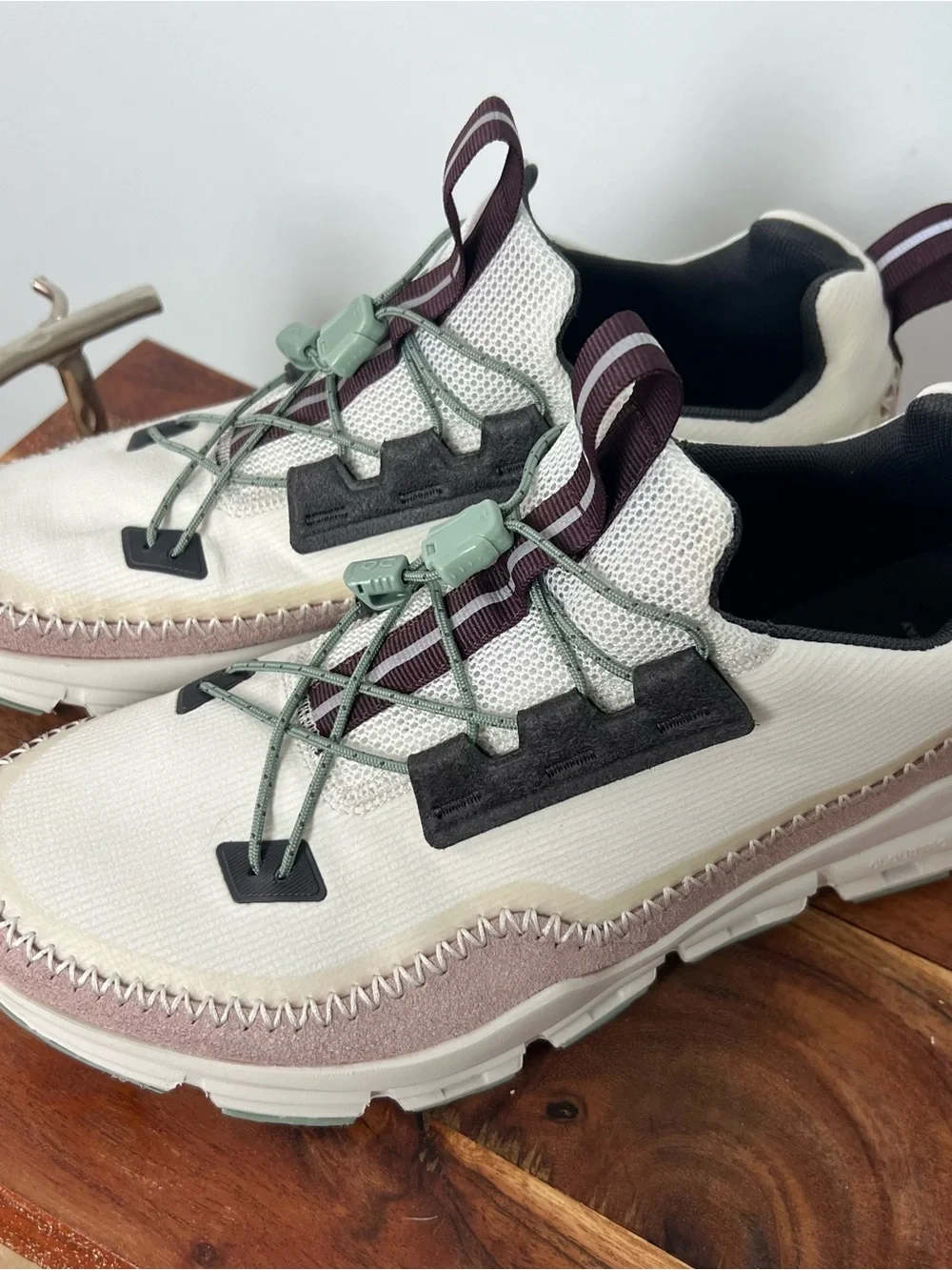 On Running Cloudaway Trail Sneakers Hiking Gorpcore EU 41 / US 9.5 Toggle Laces